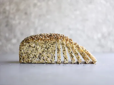 Pan blanco con semillas